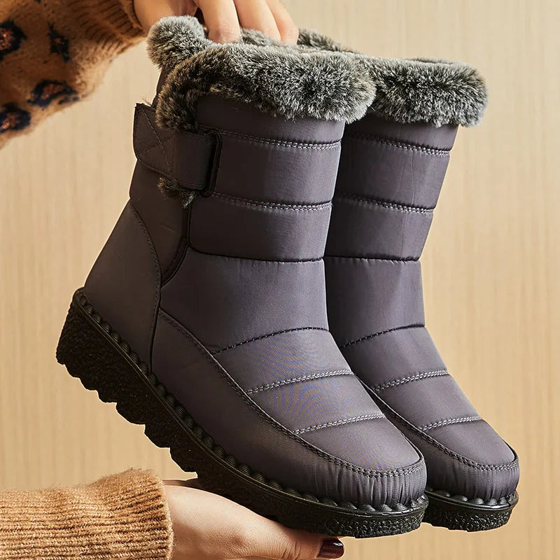 Women’s Snow Boots – Cozy Fur-Lined & Waterproof