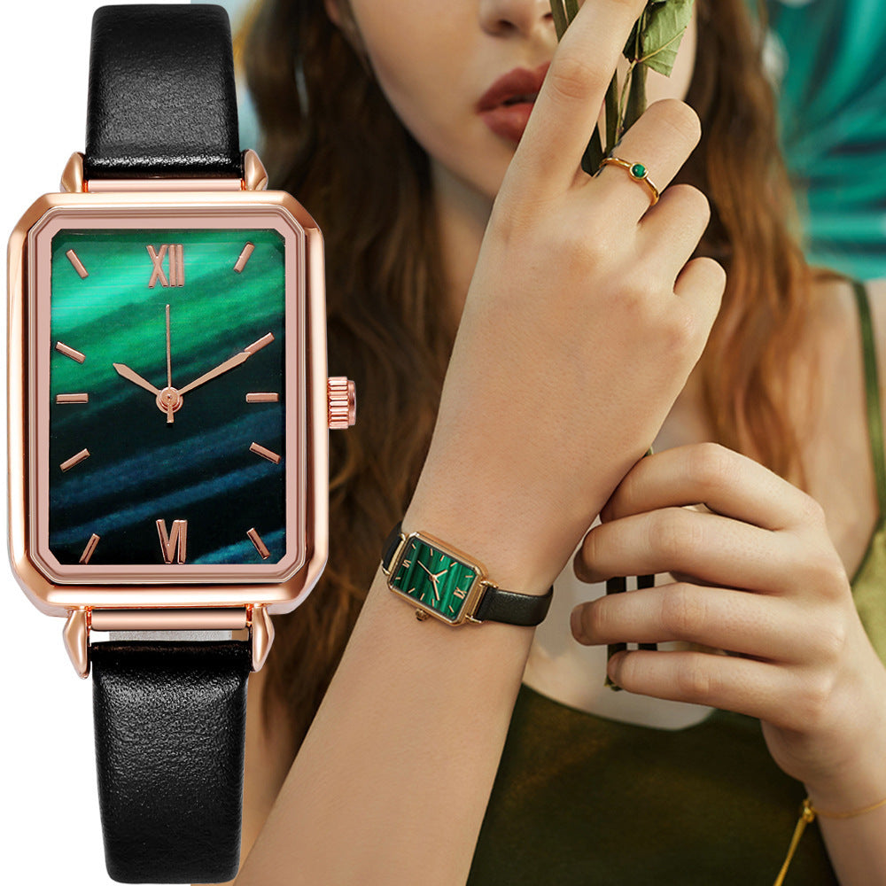 Retro Peacock Green Dial Watch – Elegant Vintage Style
