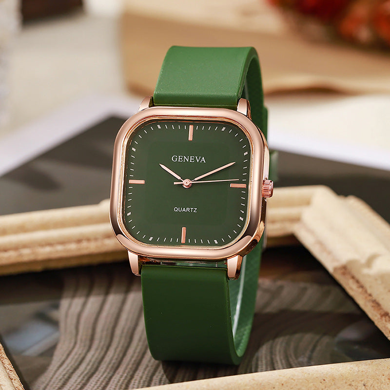 Elegant Rose Gold Women’s Watch with Comfortable Silicone Band